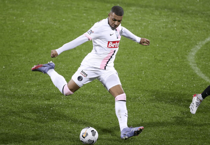 里程碑夜夏洛特黄蜂迎来里程碑；法国杯国际比赛日刷纪录；更衣室稳定；数据趋势出现新变化