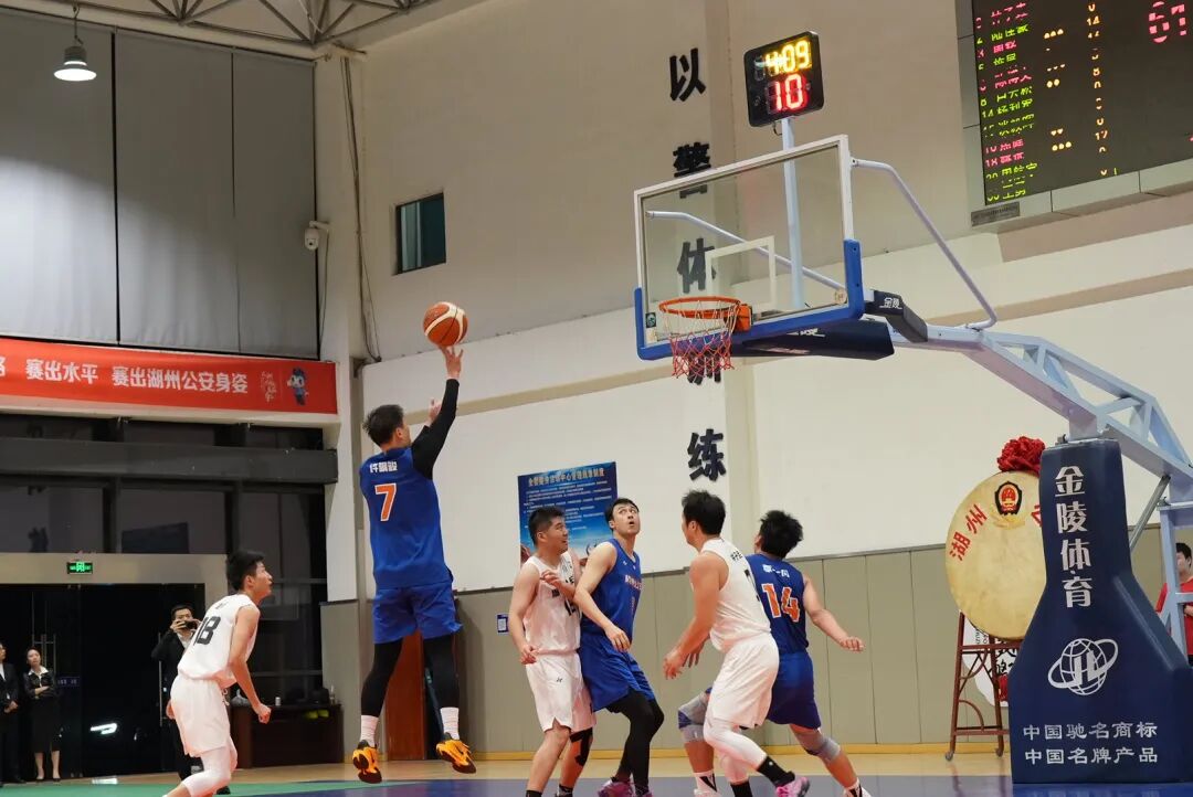 篮球巨炮张莽龙小说