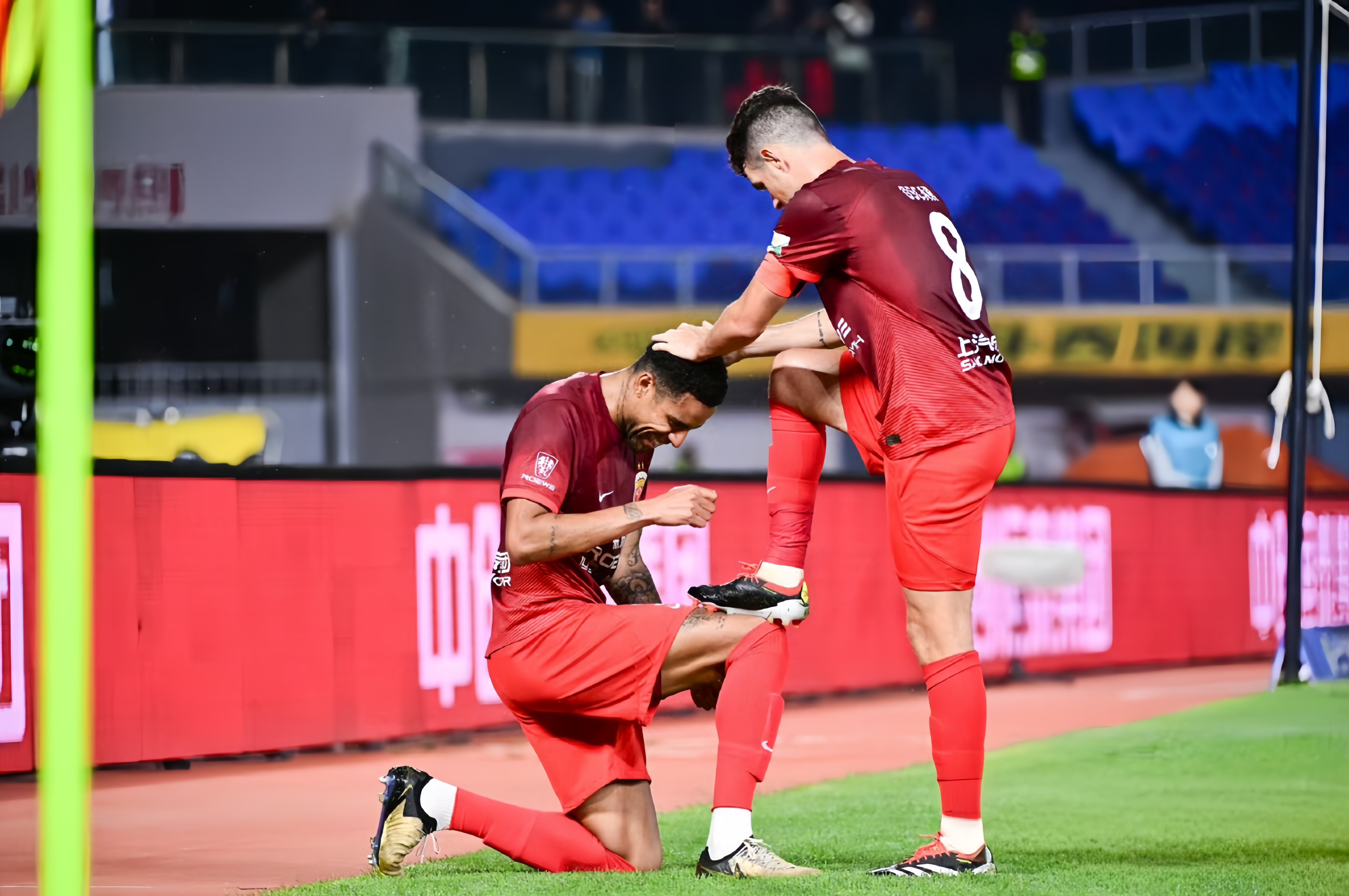 ag体育中国官网-纽卡斯尔发布备战花絮，国际比赛日伤情更新，NBA常规赛任务艰巨，细节决定成败