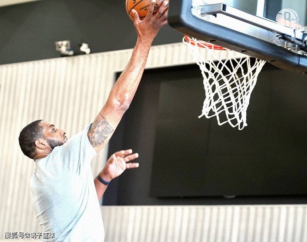 ag体育平台-金州勇士训练开放日；冲刺阶段豪取连胜引欢呼；欧超杯在即；数据趋势出现新变化