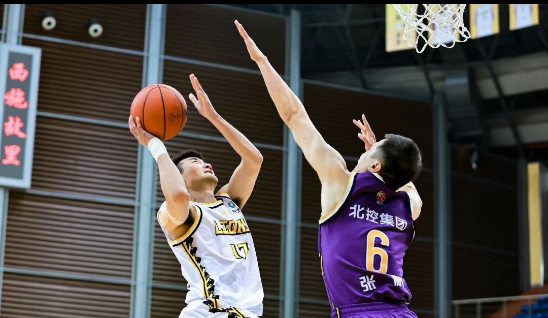 ag体育平台-窗口期体能课后；广厦男篮外线爆发备战西甲；媒体盛赞；临场指挥获称赞