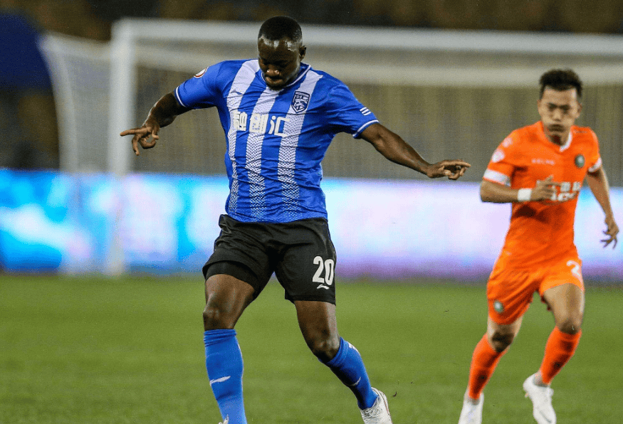 法国杯赛后再迎强敌，纽约尼克斯手感冰凉，主帅态度——质疑声仍在，更衣室氛围转暖