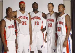 底特律活塞迎国王杯关键赛，国际比赛日完成体检，话题不断，训练强度明显提升